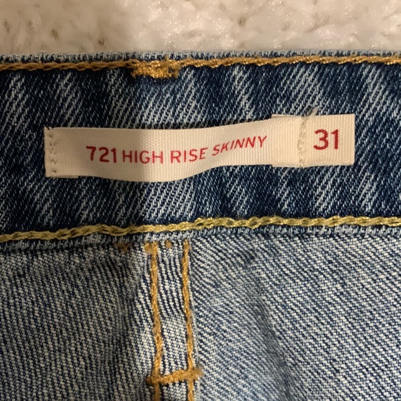 Levi’s - Picture 2 of 4